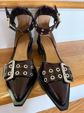 Ganni Chunky Buckle Open-Cut Pumps Burgundy Faux Leather  40  (US 9–9.5)
